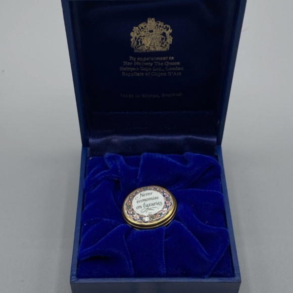 Halcyon Days Enamels Trinket Box “Never Economise on Luxuries” – Screw Top - Picture 2 of 7